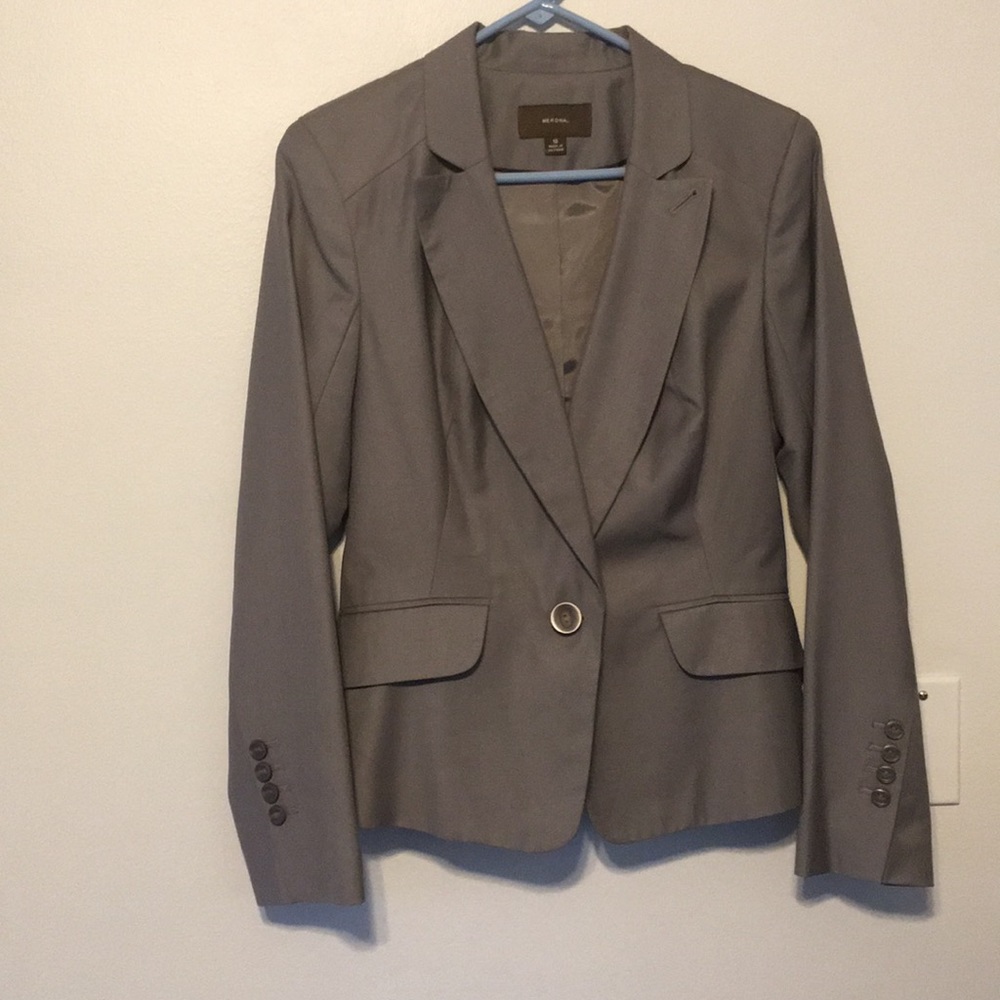Grey blazer